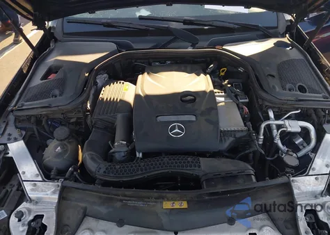 2018 Mercedes-Benz E 300 4Matic z USA, uszkodzony, nr VIN WDDZF4KB9JA362051